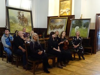 „Obrazy stare i nowe” – wernisaż wystawy Daniela Pieluchy w pałacu Męcińskich w Działoszynie